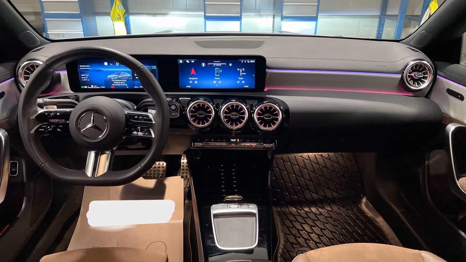 Mercedes-Benz CLA 200 AMG Line Sedan