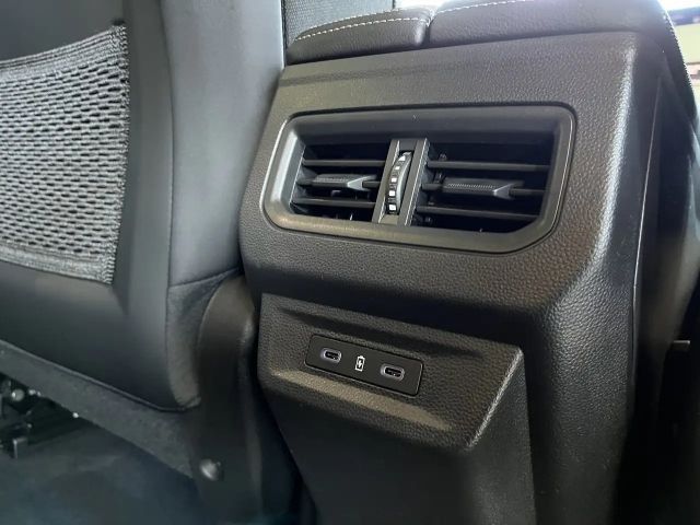 Renault Espace E-Tech Hybrid Iconic