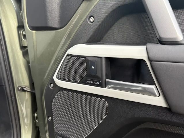 Land Rover Defender 110 D200 Dynamic SE