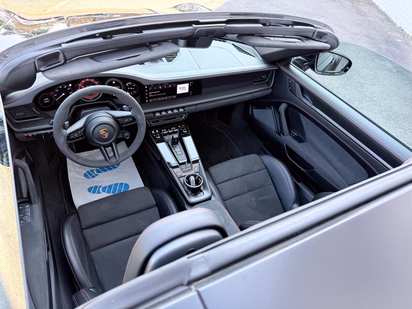 Porsche 911 4 992 Cabriolet GTS Targa