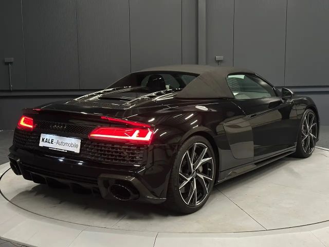 Audi R8 Performance Quattro Spyder V10