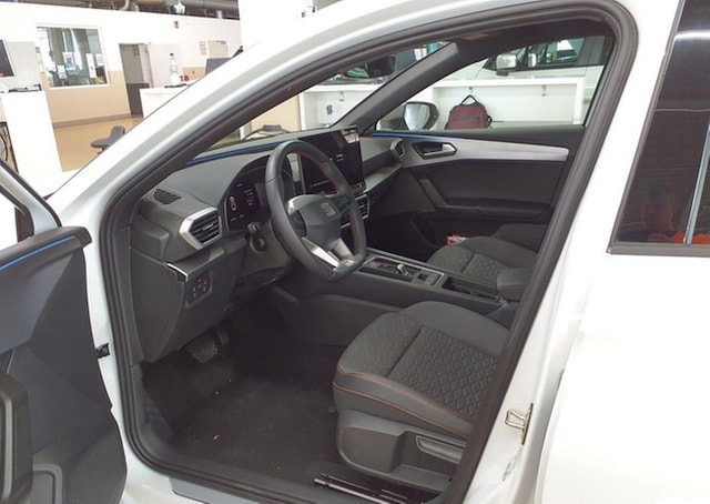 Seat Leon 2.0 TDI DSG FR-lijn Sportstourer