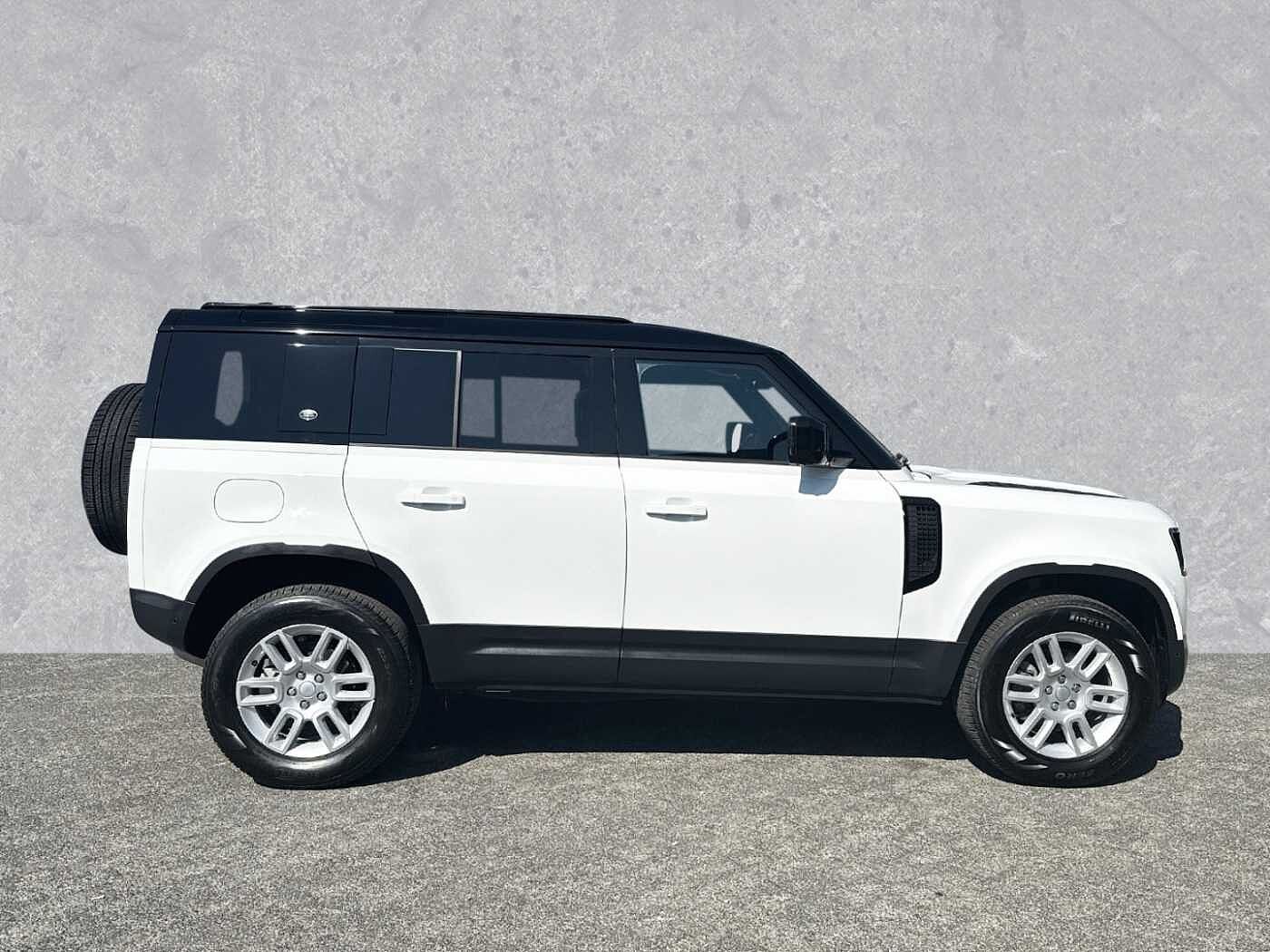 Land Rover Defender 110 S