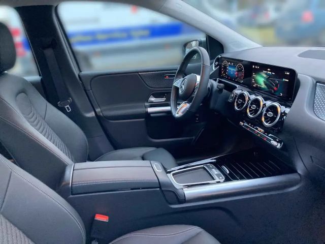 Mercedes-Benz B 180 Progressive Sedan