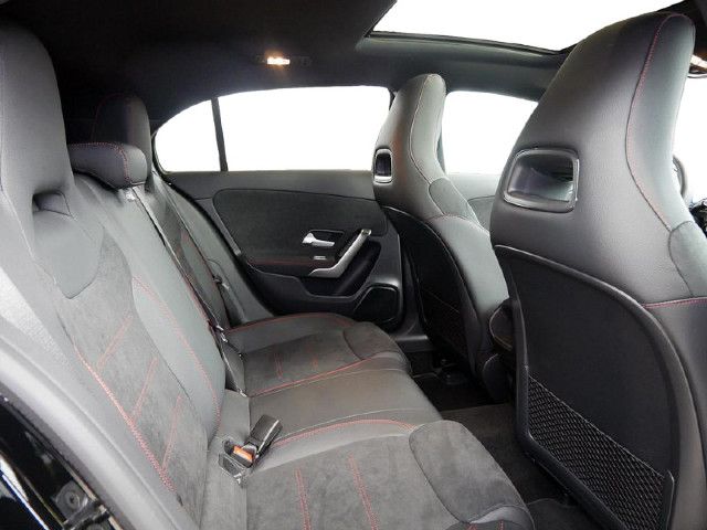 Mercedes-Benz A 200 A 200 d