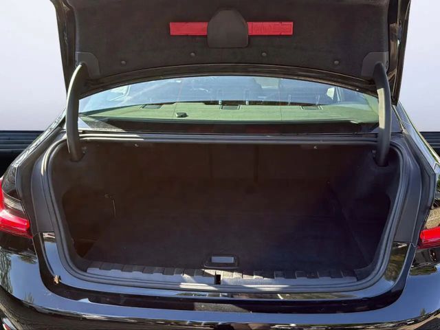 BMW 330 330e Advantage pakket Sedan