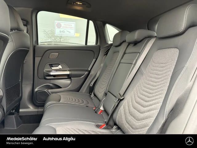 Mercedes-Benz GLA 200 GLA 200 Night AHK Distro Keyless Led 360° Ambi