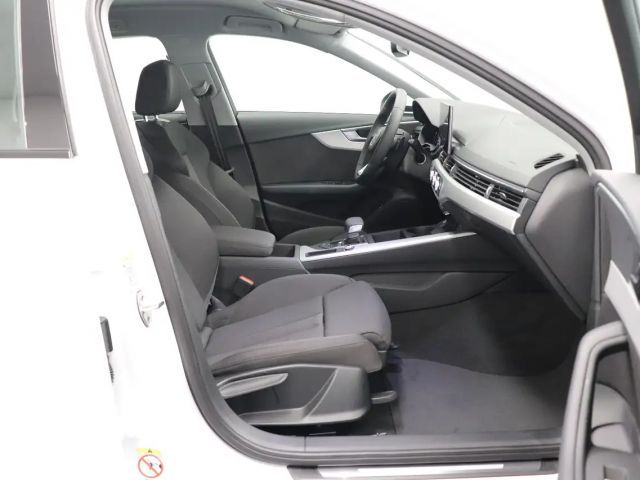 Audi A4 35 TFSI Avant S-Tronic