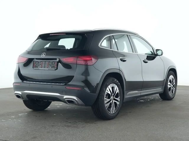 Mercedes-Benz GLA 180 Progressive