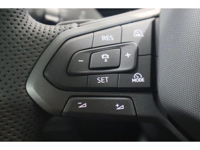 Volkswagen T-Roc 1.5 eTSI IQ.Drive R-Line Style