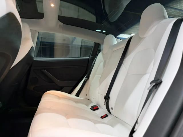 Tesla Model 3 Long Range