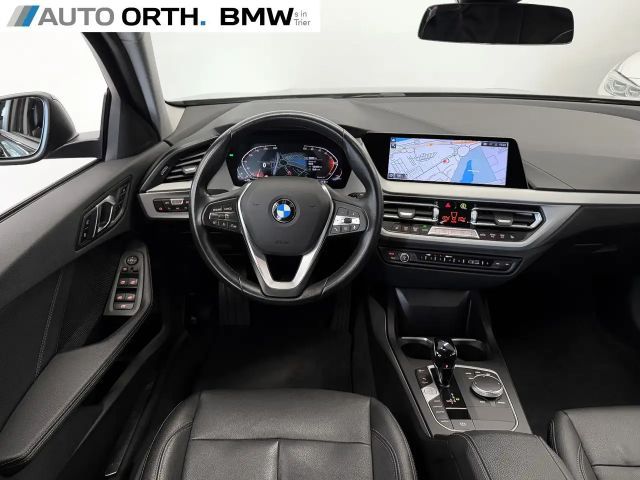 BMW 120 120i Sedan