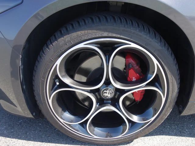 Alfa Romeo Giulia Q4 Veloce