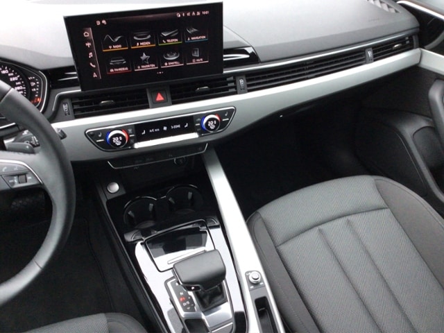 Audi A4 30 TDI Avant S-Line S-Tronic
