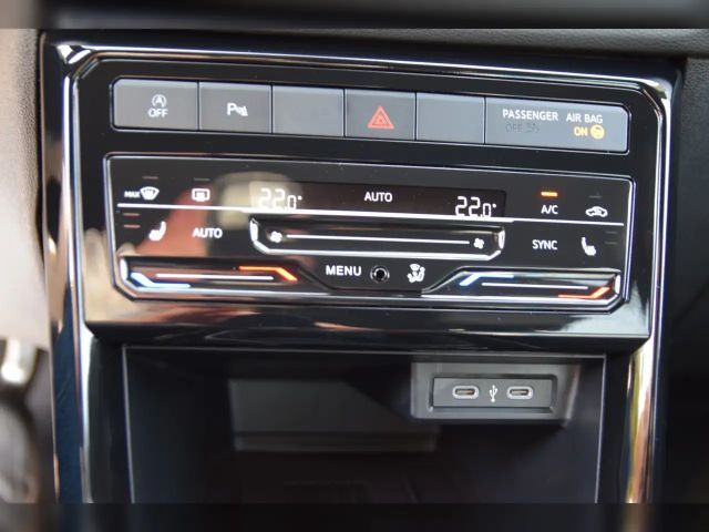 Volkswagen T-Cross IQ.Drive R-Line