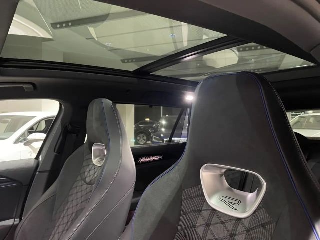 Volkswagen Passat DSG R-Line Style