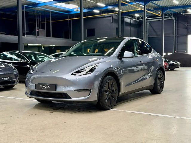 Tesla Model Y AWD Long Range