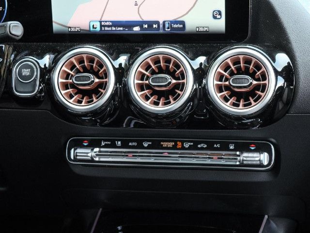 Mercedes-Benz EQA 300 4MATIC