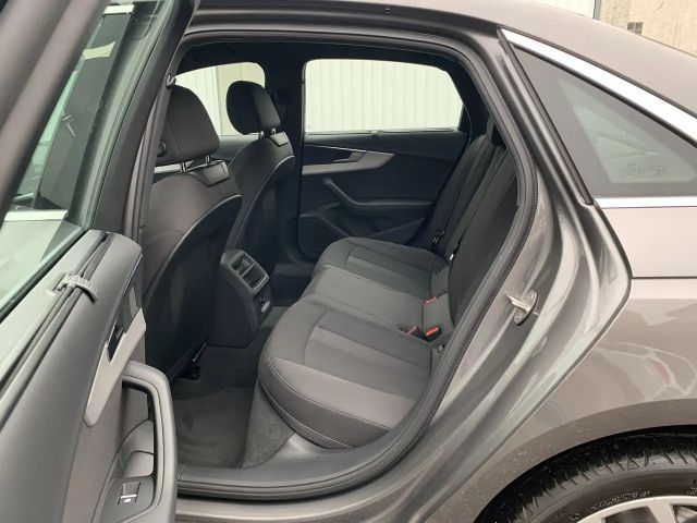 Audi A4 35 TFSI Sedan