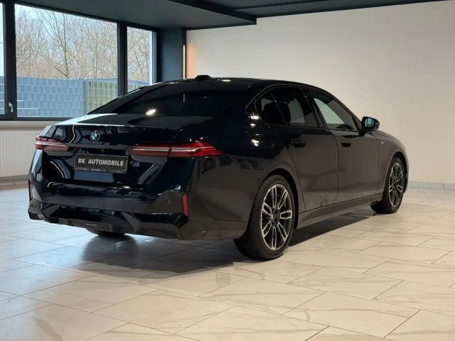 BMW 520 520i M-Sport Sedan