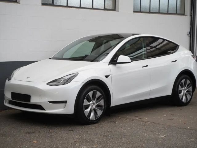Tesla Model Y AWD Long Range
