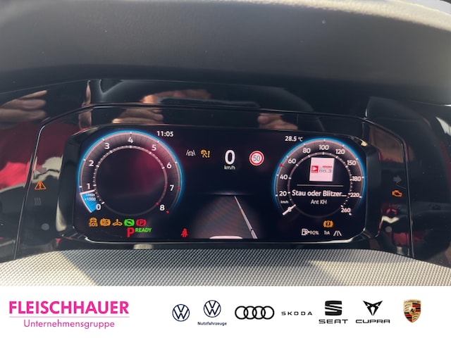 Volkswagen Golf 1.5 eTSI Golf VIII R-Line