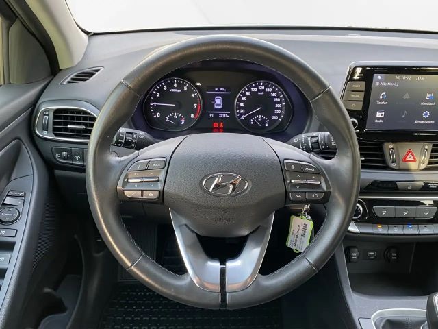 Hyundai i30 Hybrid Select
