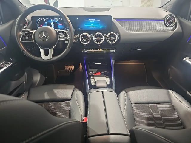 Mercedes-Benz B 220 B 220 d Progressive