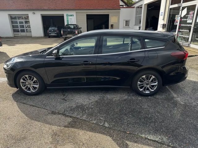 Ford Focus Titanium Wagon