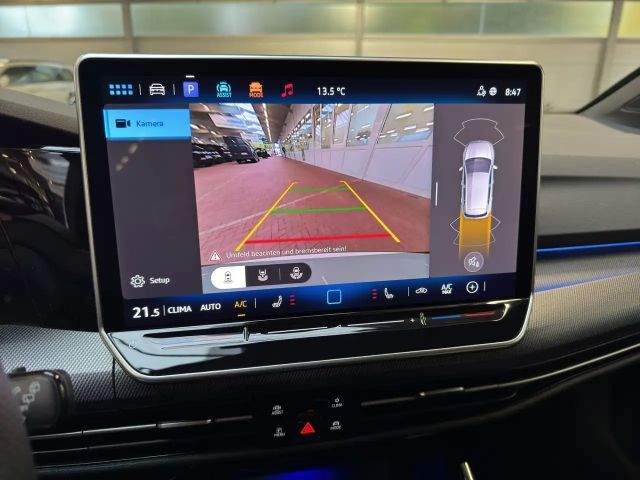 Volkswagen Golf 1.5 eTSI DSG R-Line