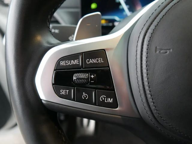 BMW 330 330e Sedan xDrive