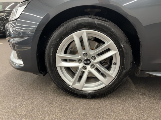 Audi A4 30 TDI S-Tronic Sedan