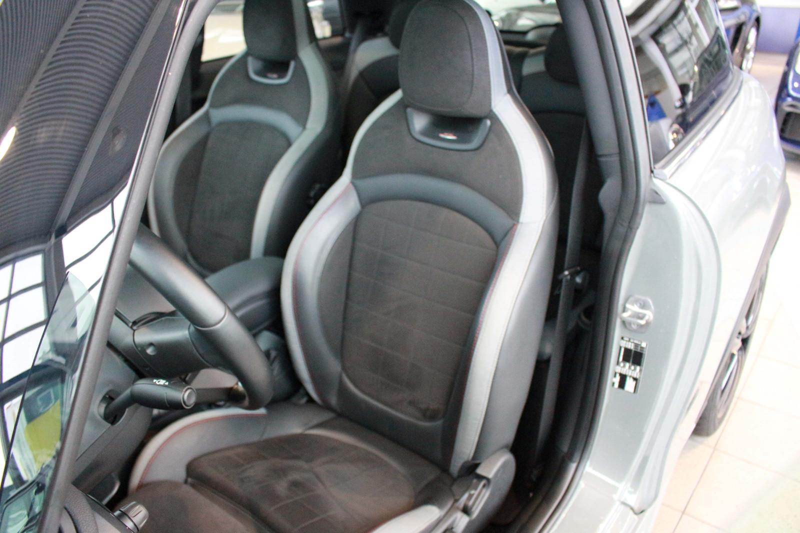 MINI Cooper John Cooper Works