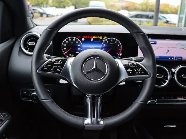 Mercedes-Benz B 200 Progressive Sedan