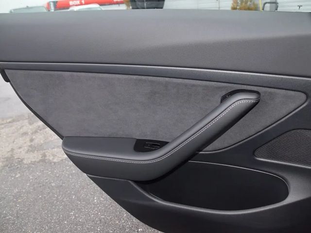 Tesla Model 3 RWD Standard Range