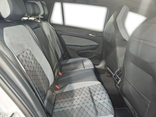 Volkswagen Golf R-Line Variant