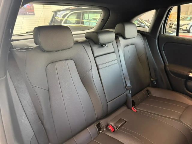 Mercedes-Benz EQA 300 4MATIC Advanced