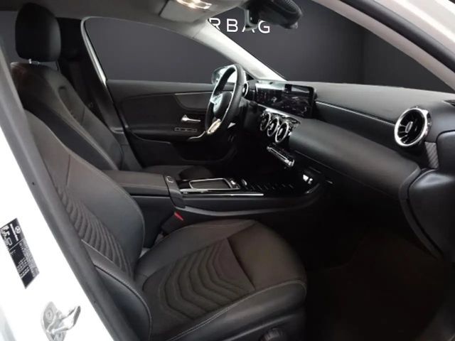 Mercedes-Benz A 200 Progressive