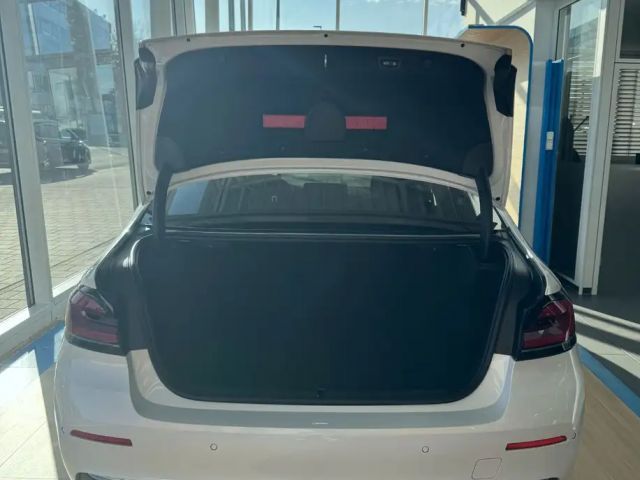 BMW 540 540i Sedan xDrive