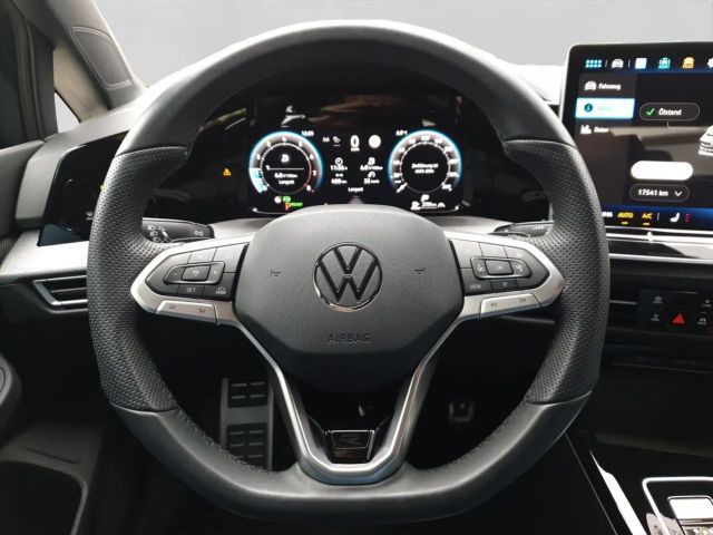 Volkswagen Golf 1.5 eTSI DSG R-Line