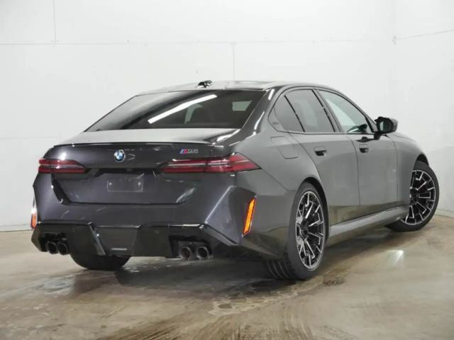 BMW M5 Drive pro Sedan