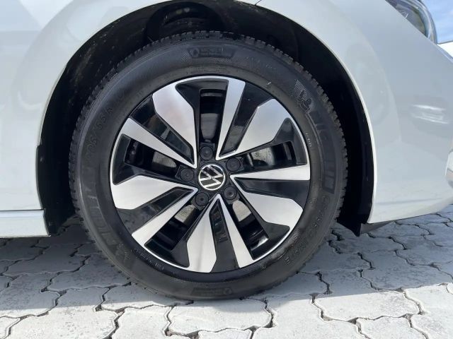 Volkswagen Golf 1.5 eTSI DSG Golf VIII