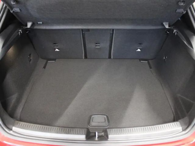 Mercedes-Benz A 180 AMG Line