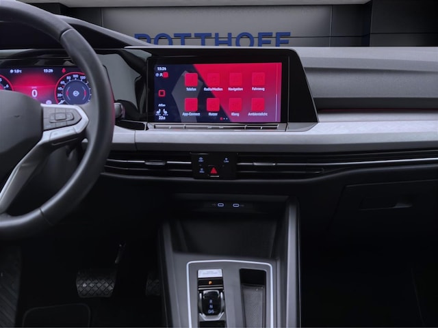 Volkswagen Golf 1.5 eTSI DSG Life Variant