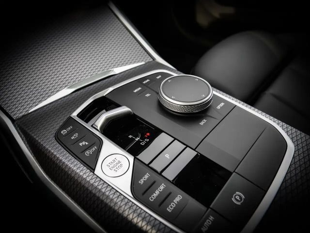 BMW 330 330i M-Sport xDrive