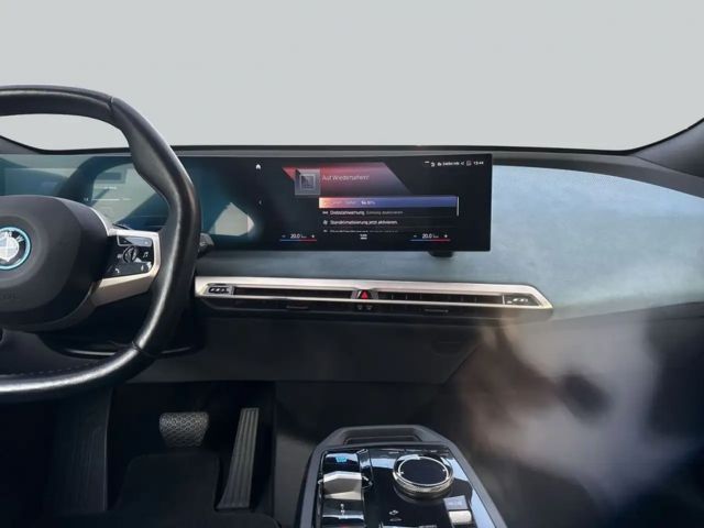 BMW iX xDrive40
