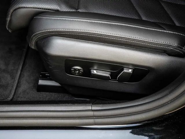 BMW 520 520i M-Sport Sedan