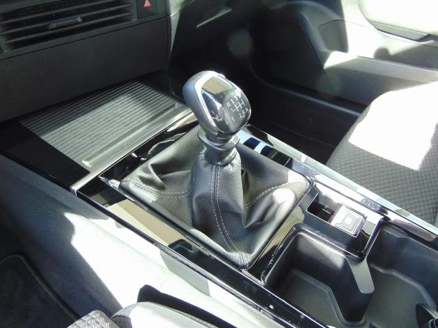 Opel Astra 1.2 Turbo Edition Turbo