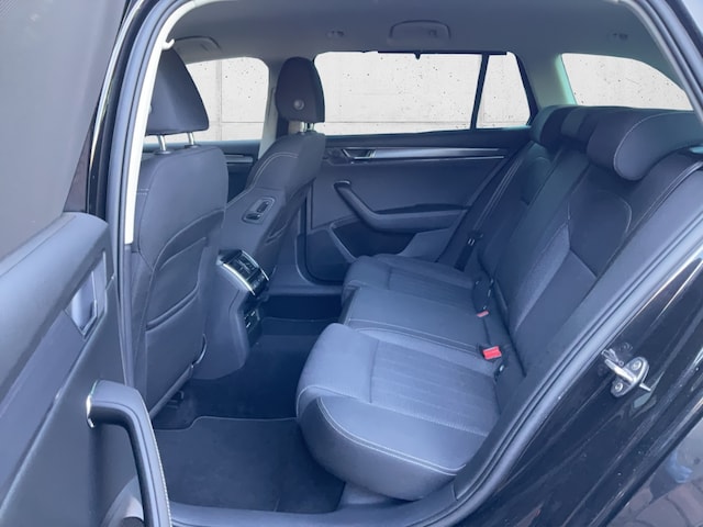 Skoda Superb 2.0 TDI Combi Style Style