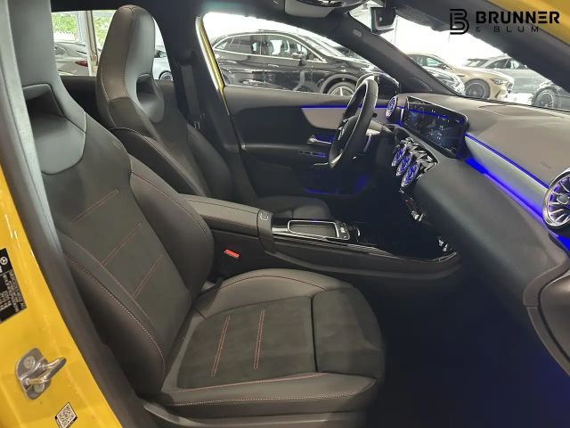 Mercedes-Benz A 220 4MATIC AMG Line